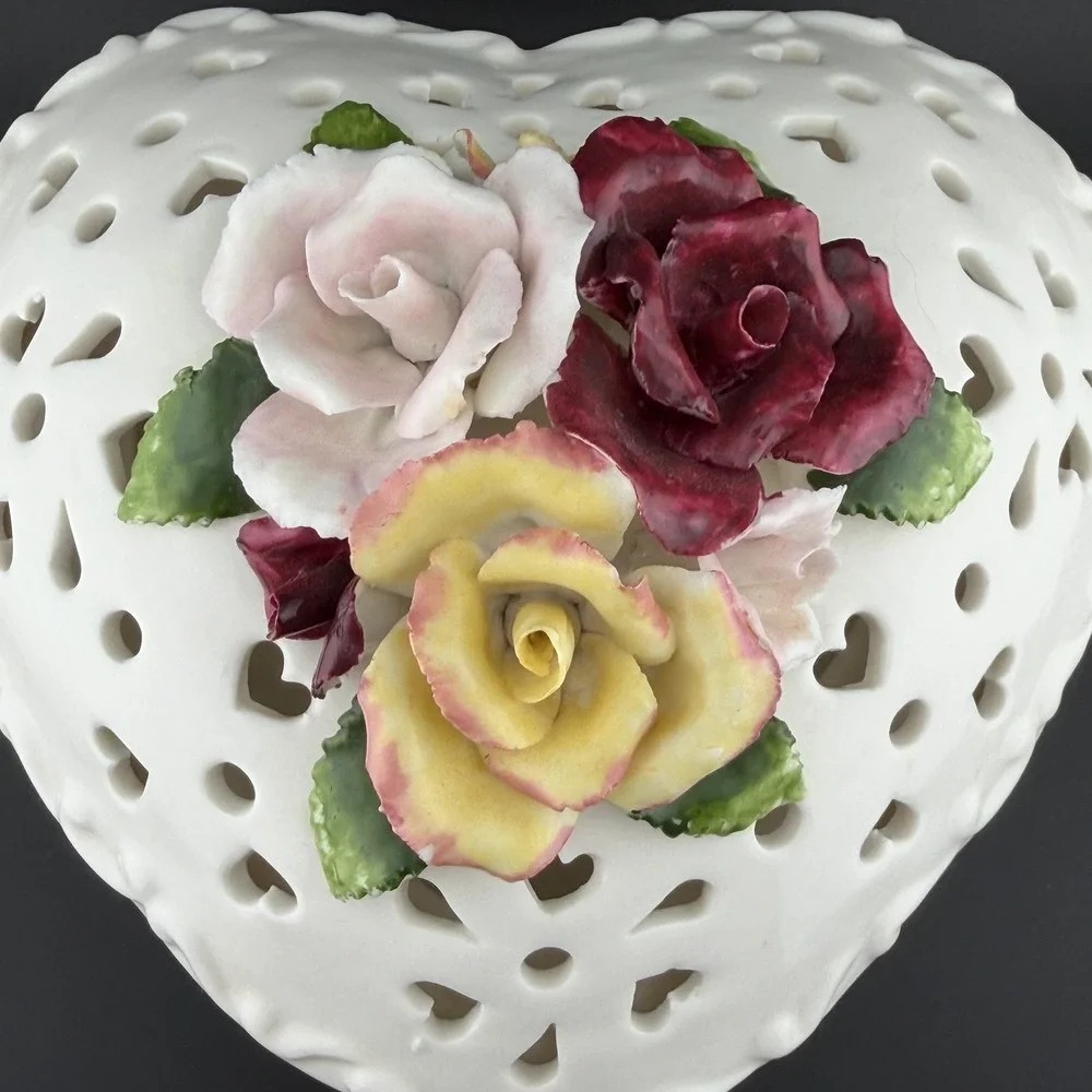 Vintage Porcelain Heart Trinket Potpourri Box Cutout Lattice Roses Excellent